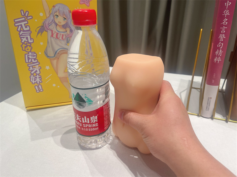 YUU——“虎牙妹妹”软款评测!有些弱鸡的六连环设计,顶端的虎牙毫无存在感!