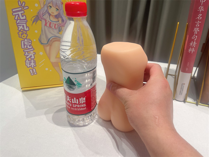 YUU——“虎牙妹妹”软款评测!有些弱鸡的六连环设计,顶端的虎牙毫无存在感!