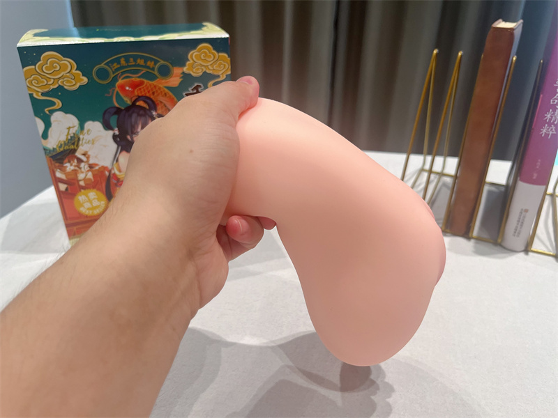 谜姬——“江东三姐妹之香菱玉齿”评测!做工粗糙造型吓人的国产撸撸杯!