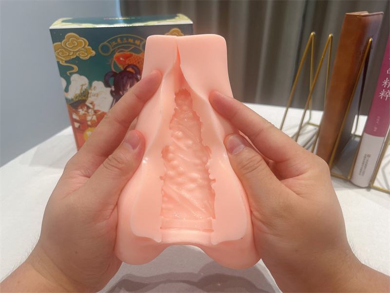 谜姬——“江东三姐妹之香菱玉齿”评测!做工粗糙造型吓人的国产撸撸杯!