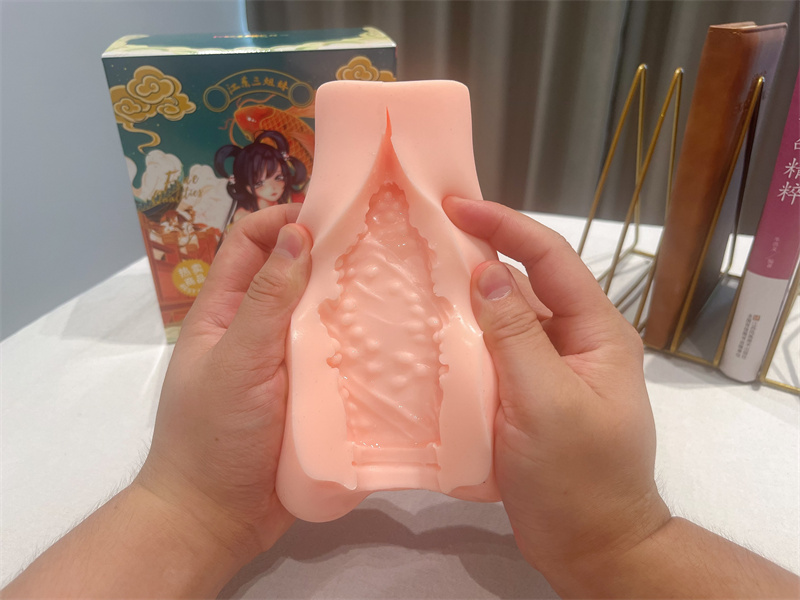 谜姬——“江东三姐妹之香菱玉齿”评测!做工粗糙造型吓人的国产撸撸杯!