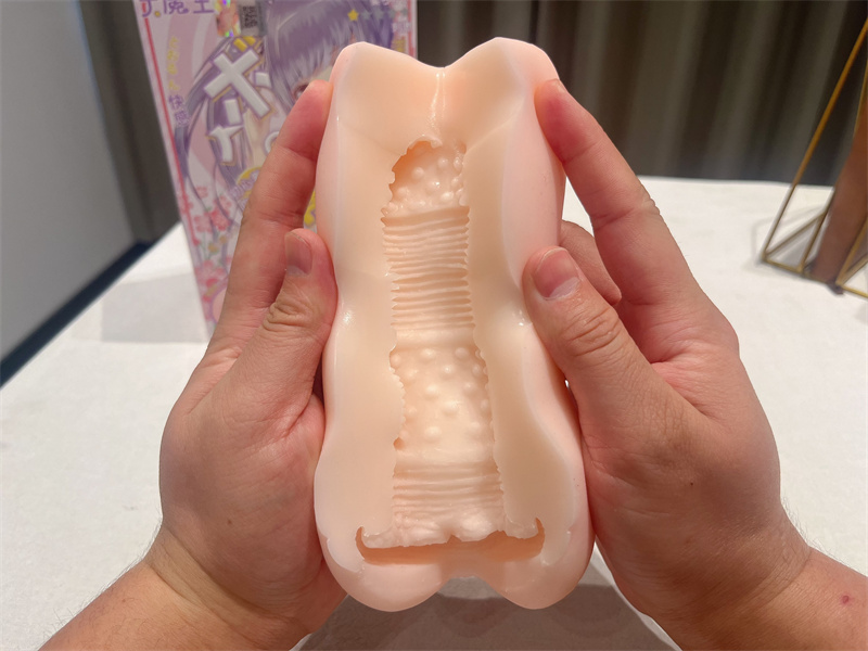 国产大魔王——“大魔王静”评测!小巧粉嫩的撸撸杯,拿来应应急还不错!