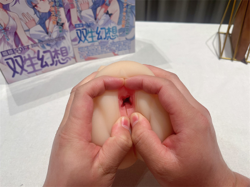 SMFUN——“双生幻想”评测!自动加热的仿真通道,8档震动吮吸,让你在这个冬天不孤单!!