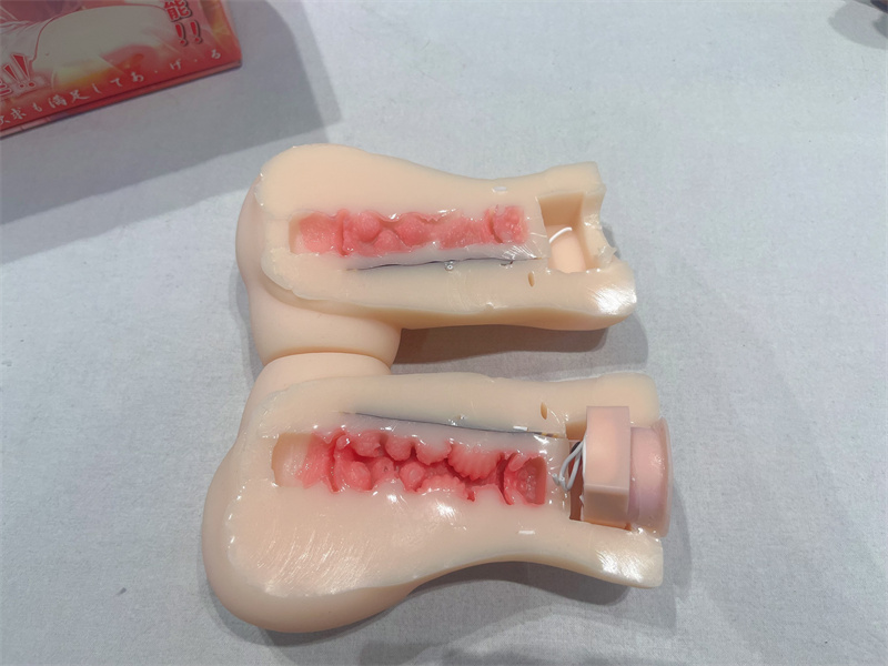 YUU——“温情彼女”评测！刺激元素挺足，却没有想象中的刺激感受！