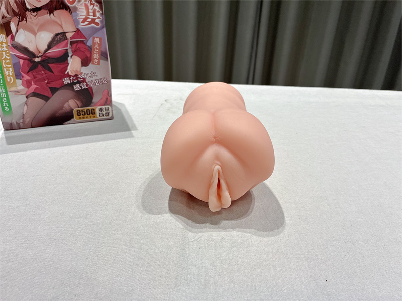 OK——“近邻之妻”评测！内在元素丰富，外形怪异的硬胶杯！